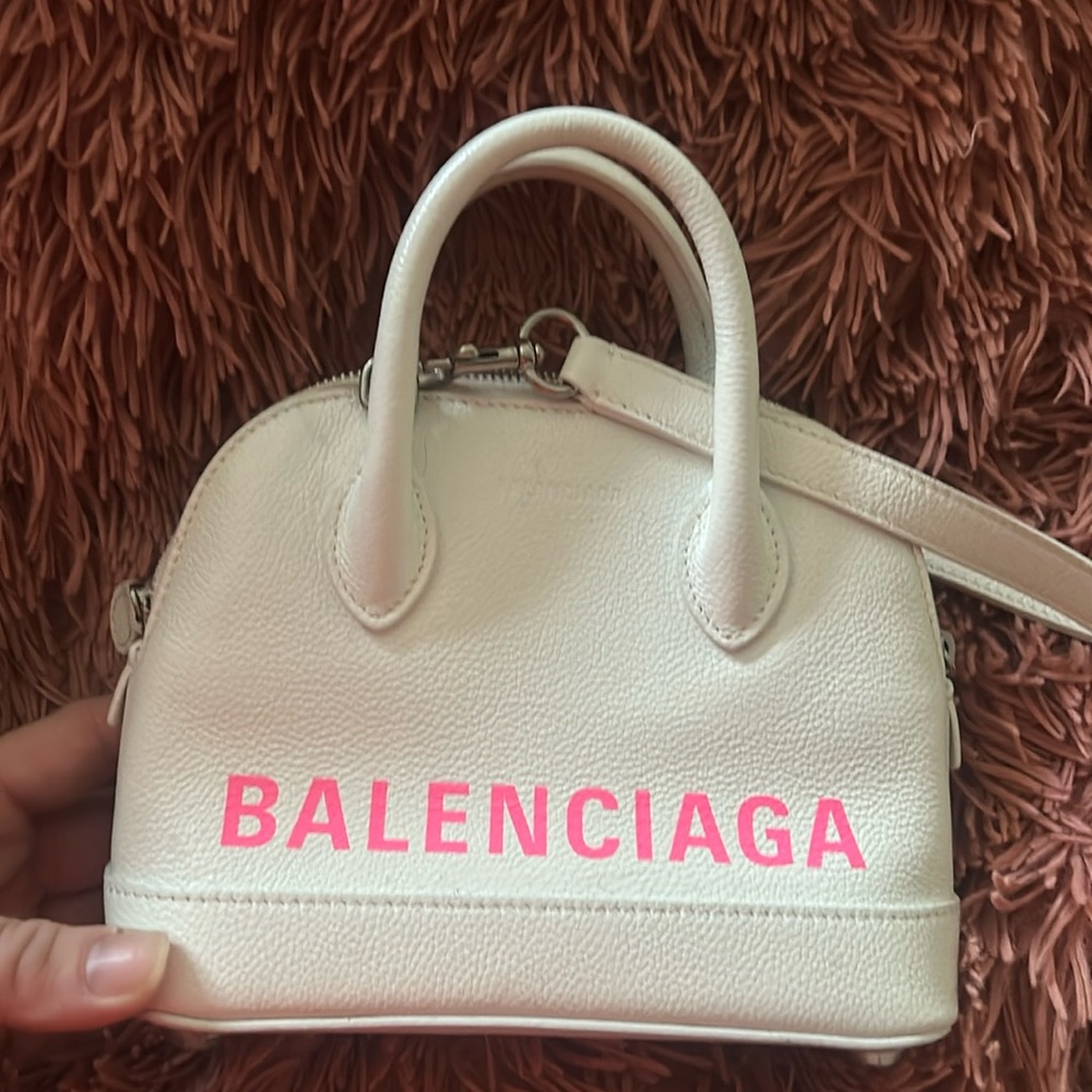 ABSOLUTELY STUNNING LIKE NEW AUTHENTIC BALENCIAGA CROSSBODY MINI